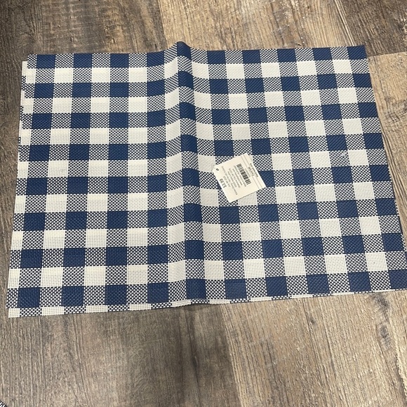 14 items Under plates accessories - Picture 1 of 5